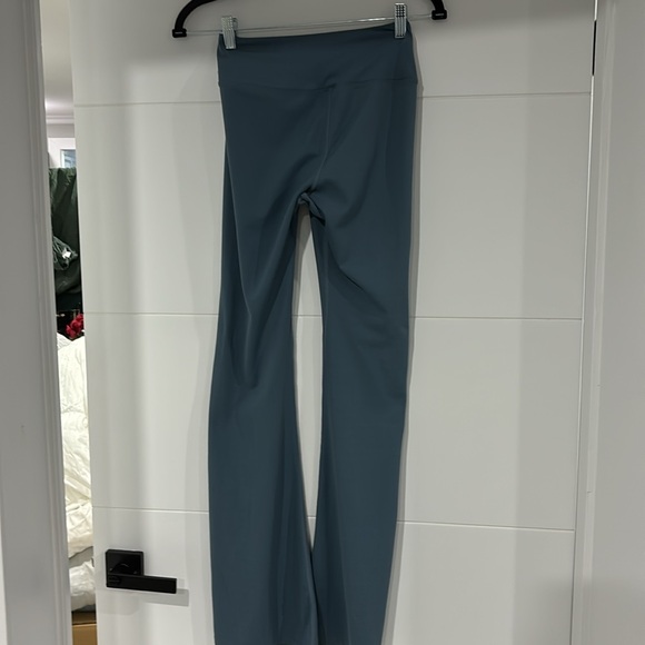 Aeropostale active crossover blue flare leggings - Picture 2 of 6